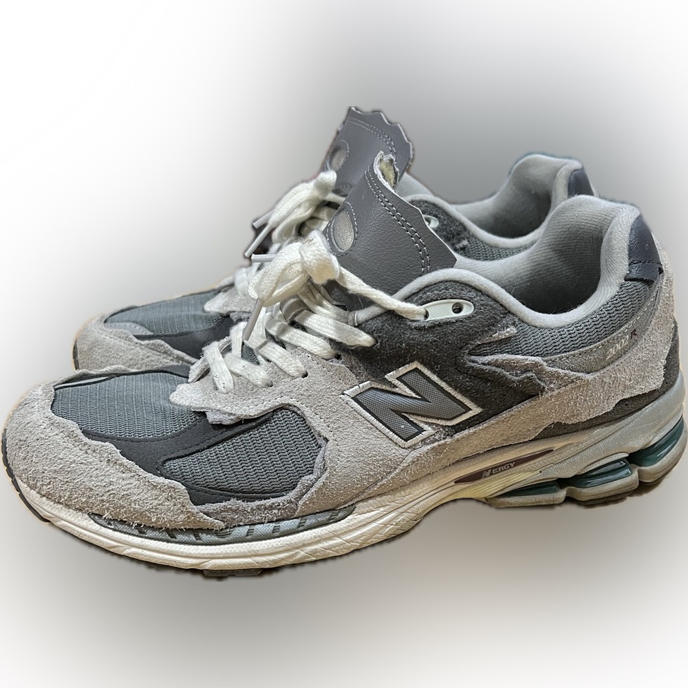 New Balance Men's 2002R Protection Pack Rain Cloud Sneakers